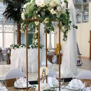 gold metal centrepiece