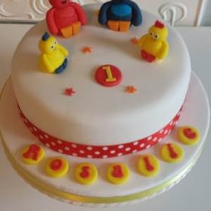 twirlywhoos cake