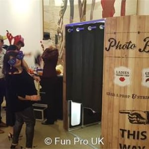 green screen photo booth 2 fun pro uk