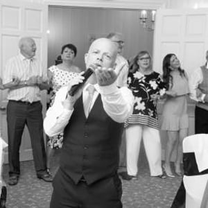 Sing Out Waitresses & Waiters Surprise Singing Show - photo 7