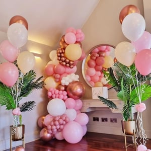 Balloon garland with helium balloon bunches