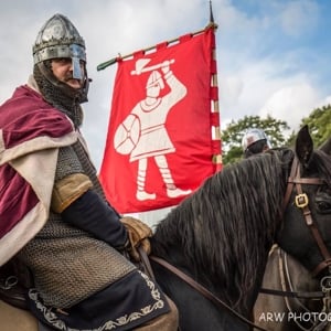 Konal as Harold Godwinson at the Battle of Hastings