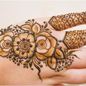 henna banner2