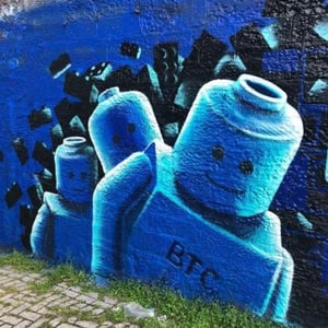Lego men graffiti