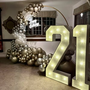 21st balloon hoop with light up 21