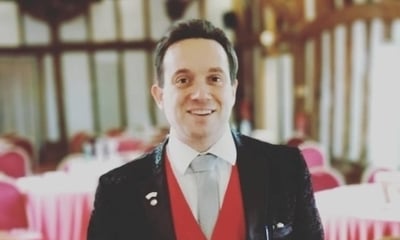 Award Winning Magician will dazzle your guests