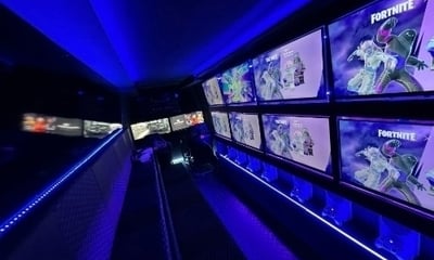 Driving Simulators - Virtual Reality - Xbox Consoles (12 Player Gaming Bus)