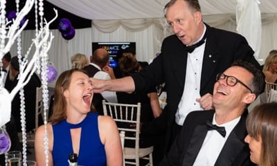 Magic Oz - Close Up Magician - Family Entertainer - Charity Auctioneer