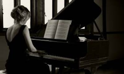 Carrie - Event Pianist