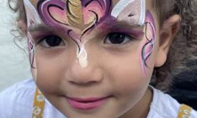 Maria Paints & Sparkle