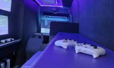 Playerzone party van