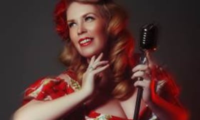 Lianna Haynes Vintage Singer