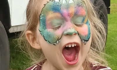 Facepainting with wilma