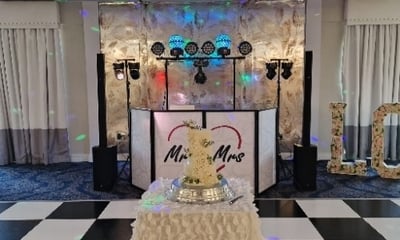 Bespoke Wedding Entertainer and DJ