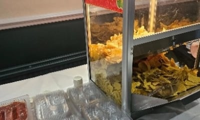 Unlimited Nachos & toppings