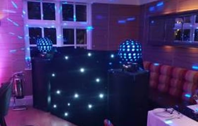 Mini-Hi-Tech Rig with black Starcloth DJ booth