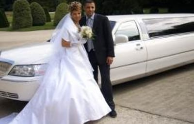 White Lincoln Limousine (Up to 8)