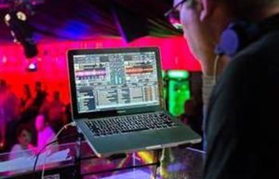 DJ