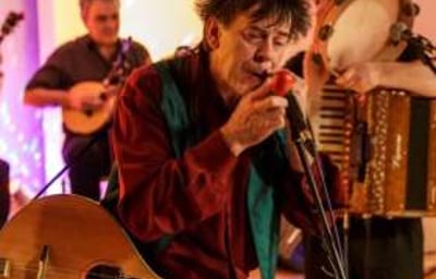 Fred Giving It Laldy.