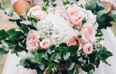 Euc, Hydrangea, Gyps & Sweet Avalanche Bouquet