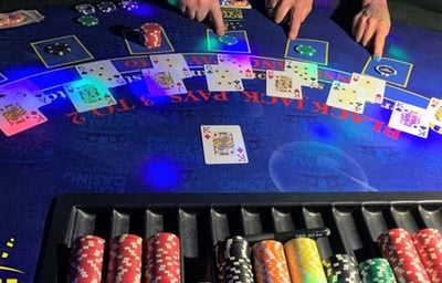 Blackjack fingers logo