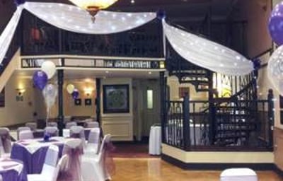 Full Room Dressing Complete with Swags & Lights