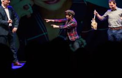 Comedy Stage Magic Show. Corporate Magician Billy Kidd