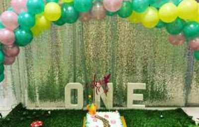 Cake Table Balloon Arch in Hertfordshire, Bedfordshire, Essex & surrounding areas. 