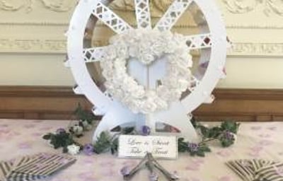 Sweet ferris wheel hire in Hertfordshire, Bedfordshire, Essex & surrounding areas. 