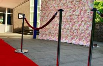 Flower Wall hire in Hertfordshire, Bedfordshire, Essex & surrounding areas. Perfect for weddings, birthdays & baby showers