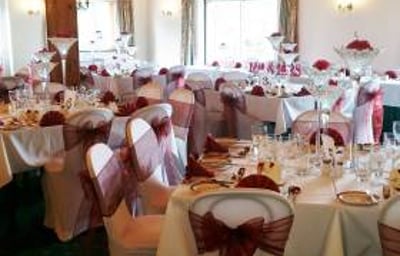 Chair cover & sash hire in Hertfordshire, Bedfordshire, Essex & surrounding areas. Perfect for weddings, birthdays & corporate events