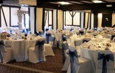 Chair cover & sash hire in Hertfordshire, Bedfordshire, Essex & surrounding areas. Perfect for weddings, birthdays & corporate events