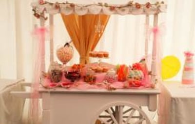 Pink Themed Candy Cart for Hire in Hertfordshire, Bedfordshire, Essex & surrounding areas. Perfect for weddings, birthdays & baby showers