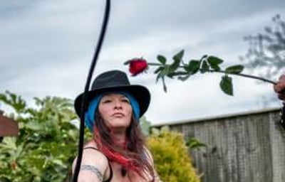 Captain Jackdaw three roses whip