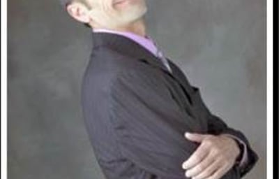 CopyCMfoldedarmsborder