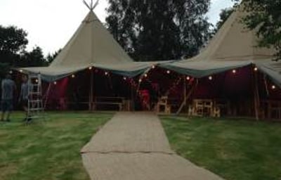 Two Giants + fairy lights + coloured lighting