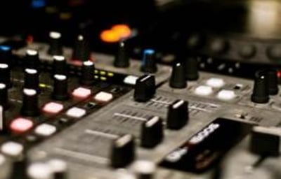 dj-mix-free-photo_385-91