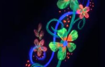 Blacklight_UV_Face_Paint