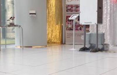 Classic Oval Booths and BoothPods!