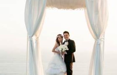 Oriental style wedding day photography in Bali. Engagement and wedding photography, videography, make up hair service