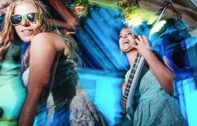 14-alive-network-wedding-entertainment-nationwide-guests-dancing