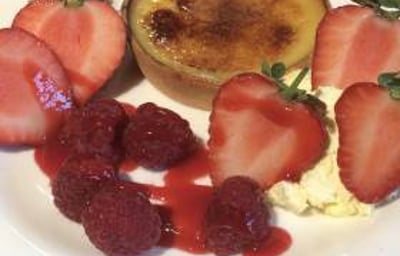 Lemon tart, summer fruits, Amaretto cream