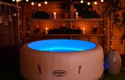 Paris: 4-6 adult capacity with built in remote controlled led lights