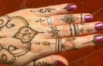 Individual jewellery style Henna