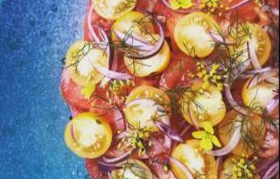 tomato and red onion salad 