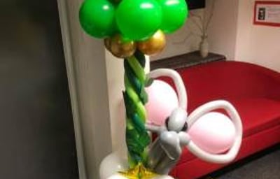Jungle theme balloon display