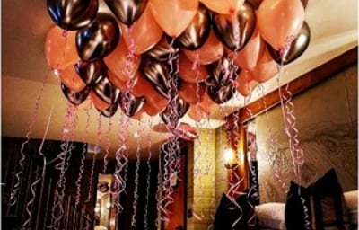 Helium ceiling balloons