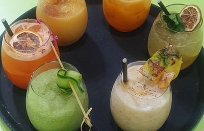 Mocktail/Smoothie or Juice Bars