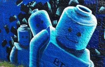 Lego men graffiti