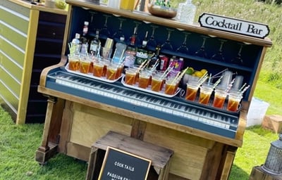 Piano bar- Reception drinks 